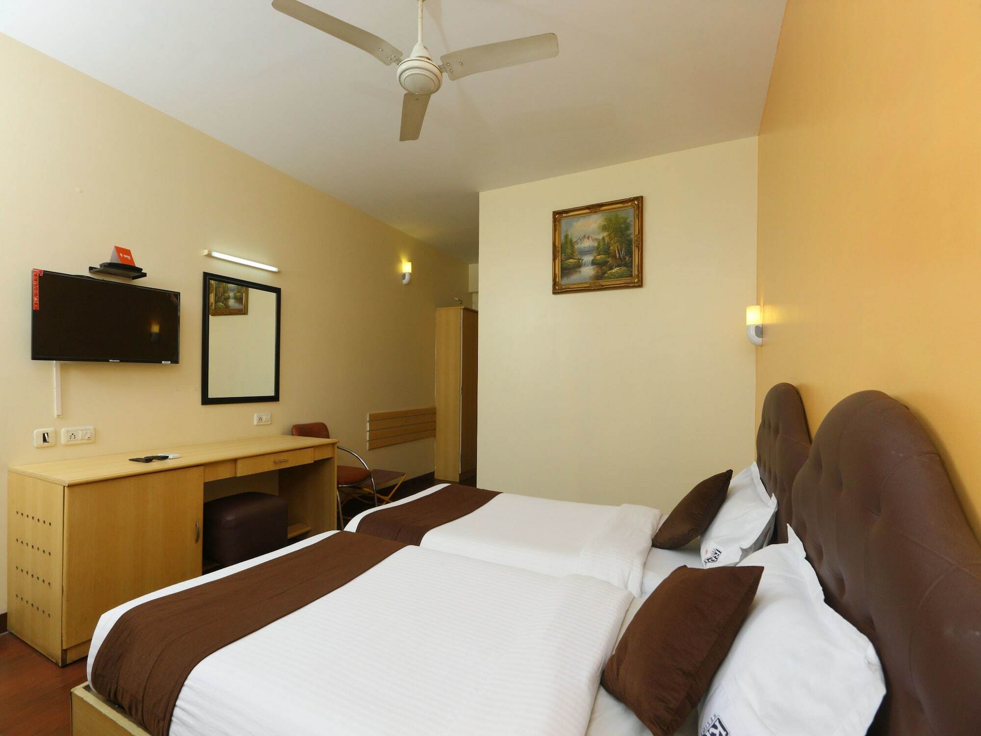 Hôtel Oyo 14933 Rpr Residency à Chennai Extérieur photo